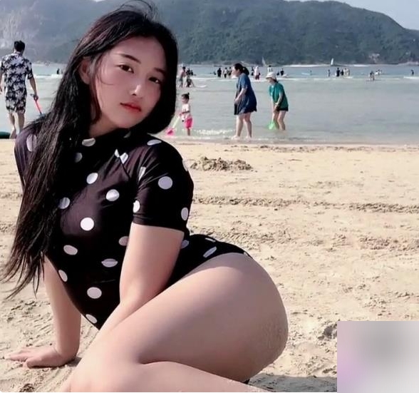 快手清纯反差女神《韩书妍+》定制视频