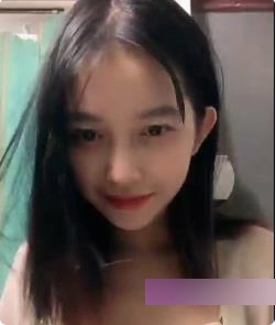 抖音俏皮可爱的嫩妹女主播，小小年纪就会搔首弄姿了【5V，518M】