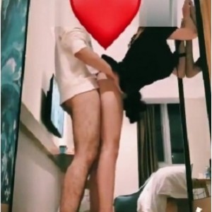 MR.L的猫女友的户外展示