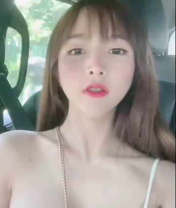 泰国网红Aomyumi的童颜魅力在OnlyFans平台上展现