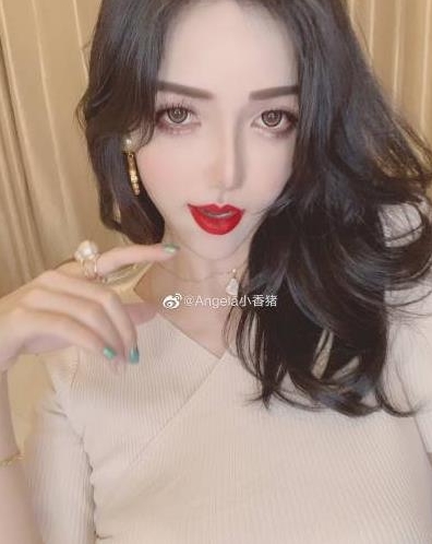 顾灵曦的微博网红自拍视频