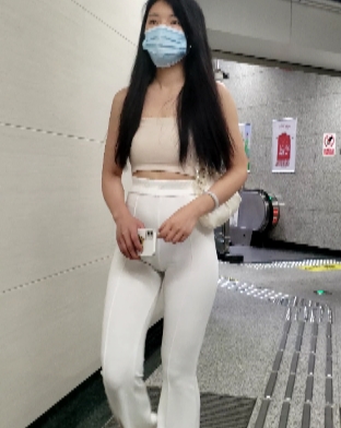 紧身白裤长腿翘臀美女视频8V12.84G百度云