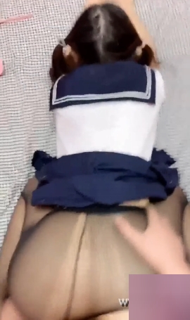 精选美臀小女友的服装打粑粑视频，1V，719MB，百度盘