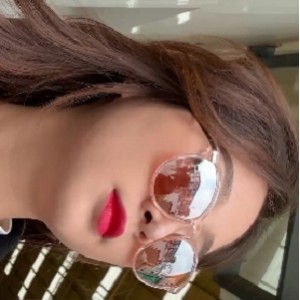 高跟长腿美女穿连衣裙的视频资源