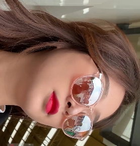 高跟长腿美女穿连衣裙的视频资源