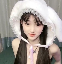 精选尤物美少女被胖大叔玩穴玩弄，性感吊（1V+926MB）