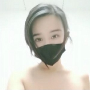 大罩杯女友与男友给力打粑粑的视频，露脸，1V+1.02G，百度盘