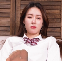 美女芝芝展示性感丝袜脚丫视频1V+5.3G