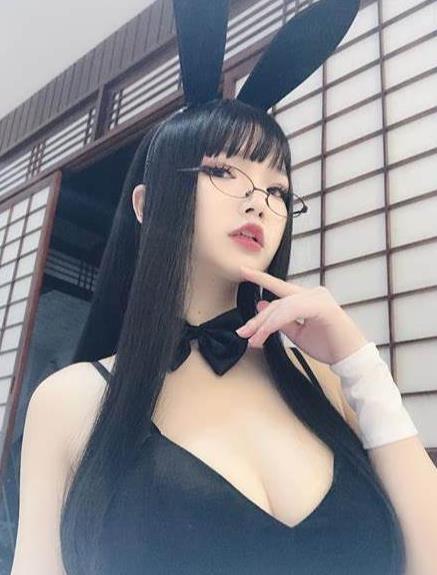 御萝双俢白丝暗纹旗袍合集