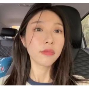 杭州美女赵欢超精品自拍视频