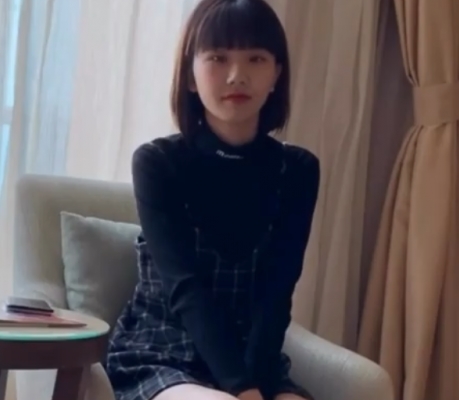 漂亮国人沉沦妹子1v200m百度盘