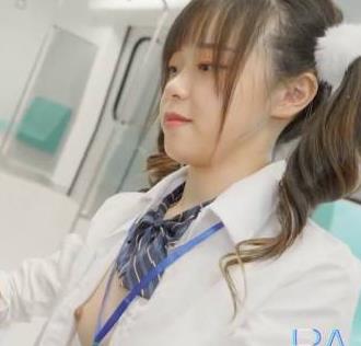 地铁上的麻瓜豆豆新人女星尤莉在噼里啪啦中表现出色