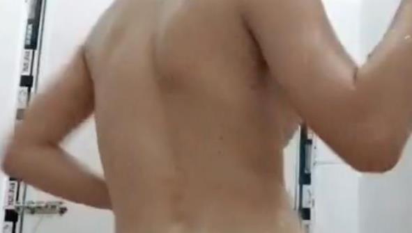 粉嫩多汁的实习大学生在推特上的自拍佳作