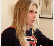 北欧女神MelodyMarks超人女孩影片，网红明星好评下载