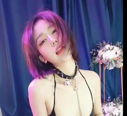 抖音风小姐姐珍藏版小合集，清纯外表顶级S货，露脸道具音乐，下载观看