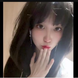 绝美妹妹商场秀自拍视频，时长10分钟，火爆更新，粉丝疯狂观看