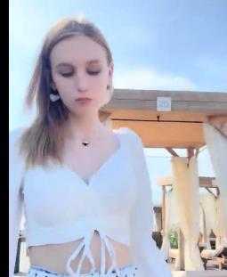 东北大神:户外挑战与海边搭讪,精彩视频观看