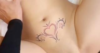 唐伯虎学妹自拍视频，时长22分钟，UC头条推荐，纹身标志揭秘，身材容貌美不容错过