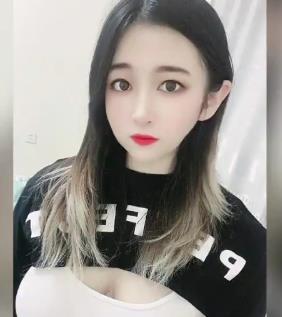 榨汁夏：巨茹冲击器，服装剧情，天然大球巨B，小视频