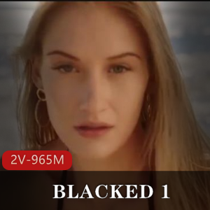 BLACKED自由国2V-965M：黑佬大作战，女主模特海滩2V2亲姐妹美足精选