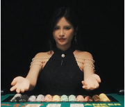 女神姚彤彤演绎女荷官小合集，Y荡无保护作品，战况激烈，下载观看