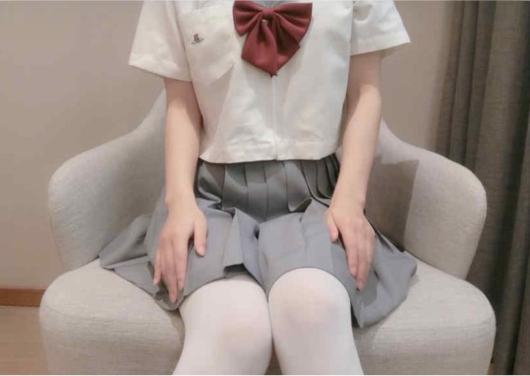 活力四送!小美女洛美(luomei226)视频合集,美貌与才华并存