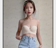 38万粉丝柔琴定制S舞视频曝光！10分钟2.1G画质露脸自拍抖音，身材鲍鲍指J，观看热议