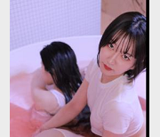 韩国姐姐LeeYeonwoo霸榜4k原画质自拍视频，浴缸湿身透视装诱惑S气质