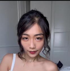 台湾S妹bunnybrownie火爆作品合集，用嘴吞金表情大神男主女主迎接，OnlyFans订阅享受自拍乐趣