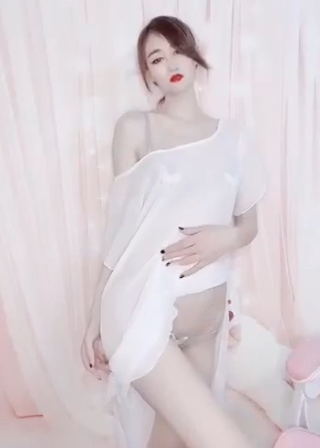 16V定制花椒兔小软露脸有尺度一对一服务