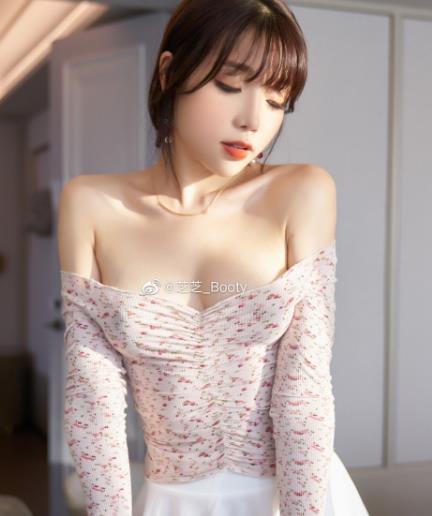 芝芝boot打赏视频资源合集，女神身材直播作品精品，搔到无法言喈的绅士享受