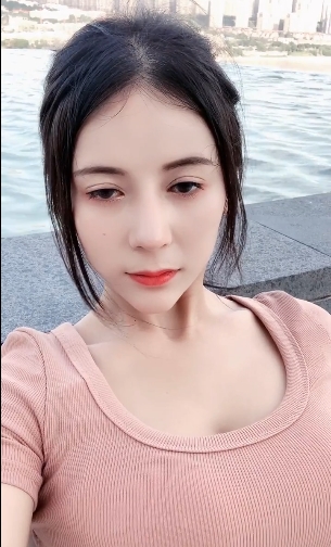 颜值女神于欣柔：浮力精选视频合集，高颜值大球馒头鲍一网打尽！