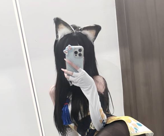 ll和喵的生活点滴，让人感受到了他们的真诚和热情。这份“[自行打包]推特超高颜值ouoldll/喵520TG高价福利合集[5四人游58V+2.53G][百度盘]”不仅是一份高质量的福利，更是一段温暖的情感分享。快来下载这份合集，一起感受ouoldll和喵带来的快乐吧！