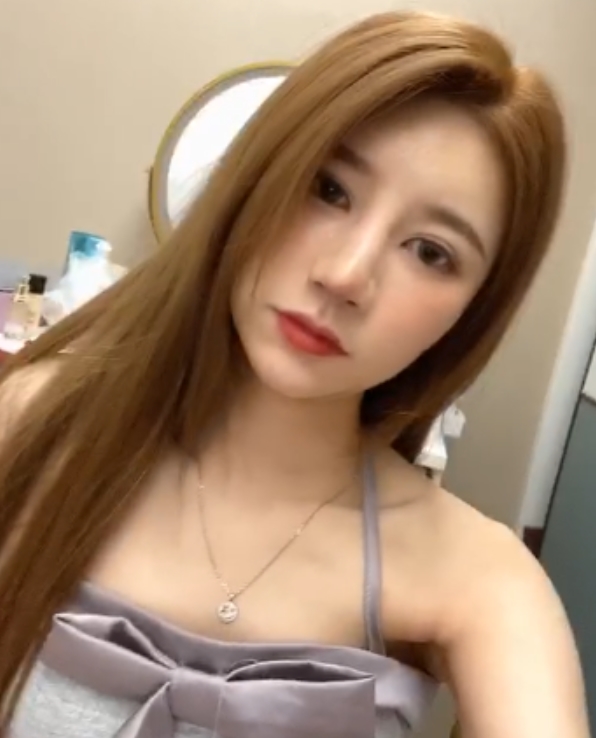 易直播嘟嘟足系列福利24V329M：新人颜值爆表，百度盘独家放送！