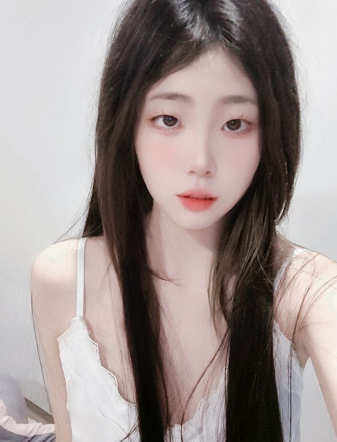 SS級小壞貓完美露臉11月高價定制7三人游3v+2.52g百度盘