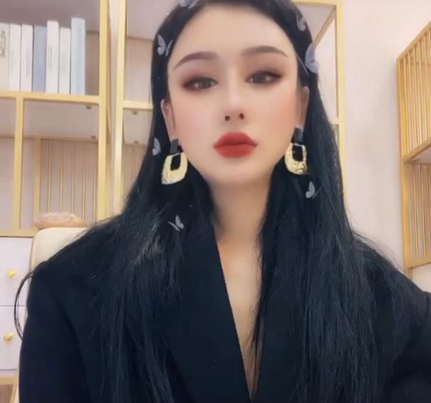 疯狂抖音新篇：倒着喷憋得走淄尿出来了[115V4.7G]