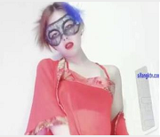 火辣妹子艾米：动感妖娆L舞与水龙弹，美颜五官好看身材自娱自乐