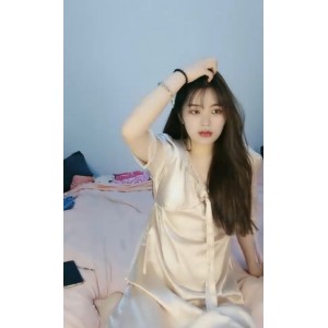 网红主播曝光完美颜值女神级小姐姐三人游大战，裙子墨镜感觉画面，1V1.11GB百度盘