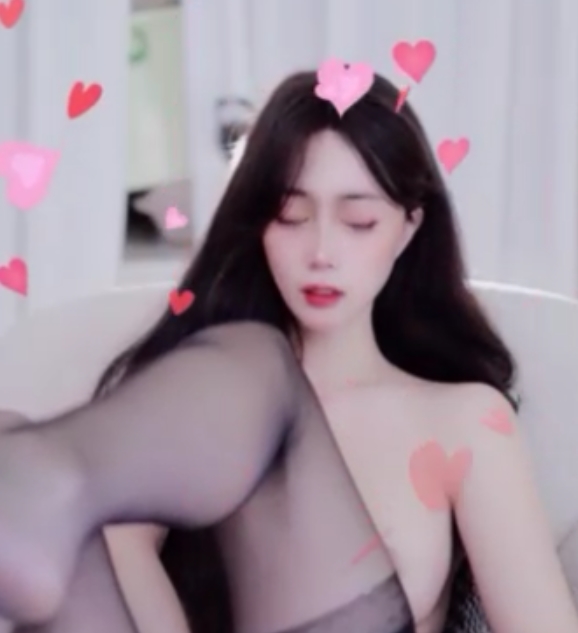 高中红靓女陈小硕16v+8.84g视频包，百度盘自行打包保养全收录