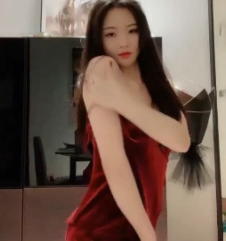 清纯女神九诱惑舞蹈视频曝光，露脸闪现露某处532M/4V