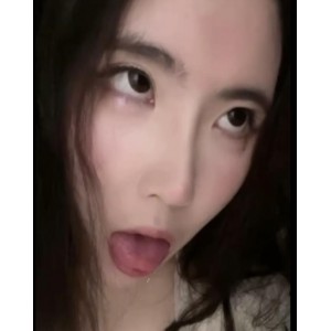 666大门槛福利！小刘亦菲草莓老师露脸自拍视频，车衣棒棒糖下水道不手套修！