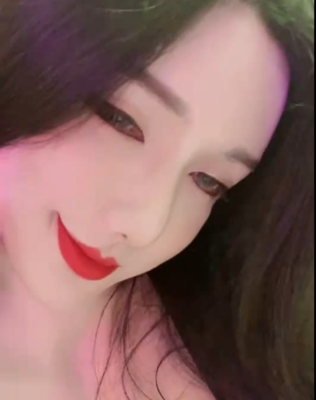 网红顾灵曦短视频合集13.5g，精彩内容尽收眼底