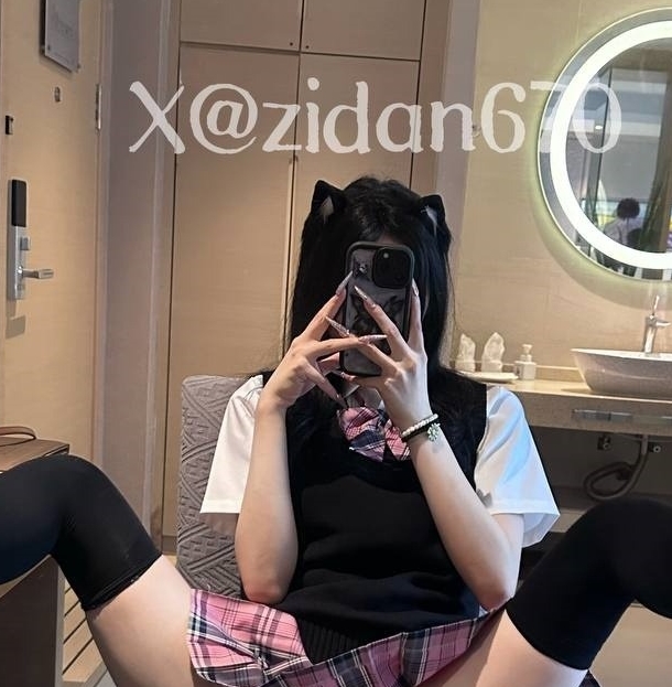 紫蛋：光“阴”反差女神，16v2.8g视频收藏369，新增6v惊艳登场