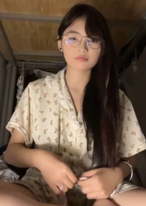 困困兔大学生与小狗直播合集：49v37G百度云，不容错过！