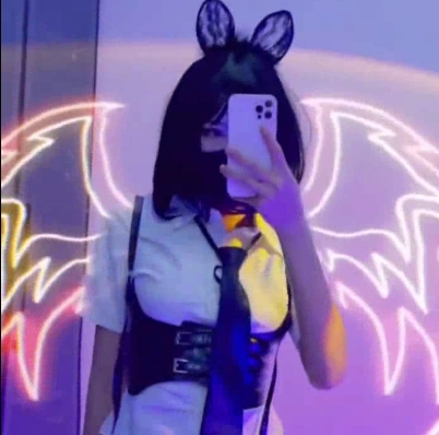 小仙云抖音风热舞合集：30V600M，舞姿优美动人