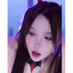 斗鱼主播米娜五月热舞合集：10G视频展示舞台魅力