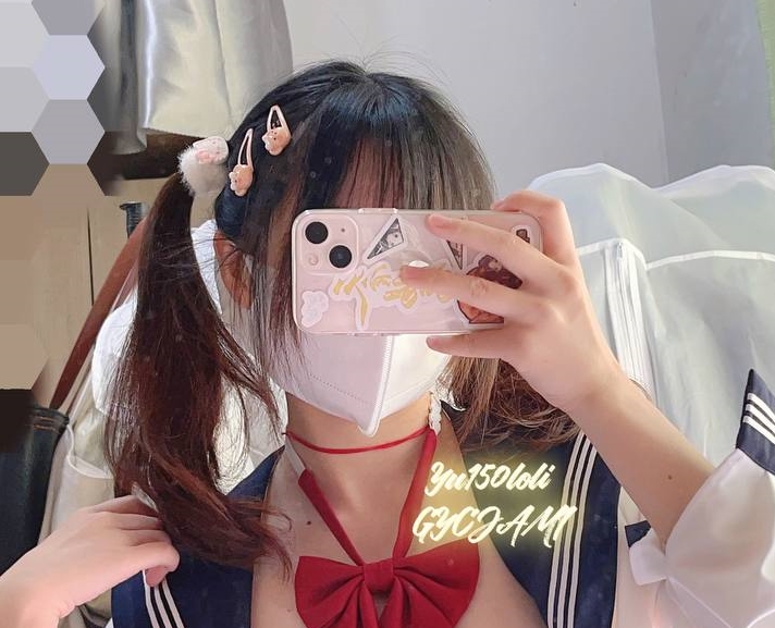 眼镜反差福利姬玉宝涩涩176v15.1g”的视频，以玉宝独特的魅力和精彩的表现，吸引了众多观众的关注和收藏，成为网络上备受瞩目的一部作品。