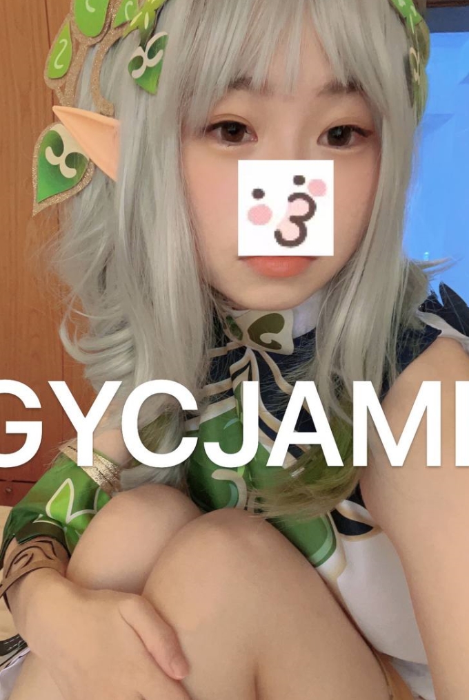 眼镜反差福利姬玉宝涩涩176v15.1g”的视频，以玉宝独特的魅力和精彩的表现，吸引了众多观众的关注和收藏，成为网络上备受瞩目的一部作品。