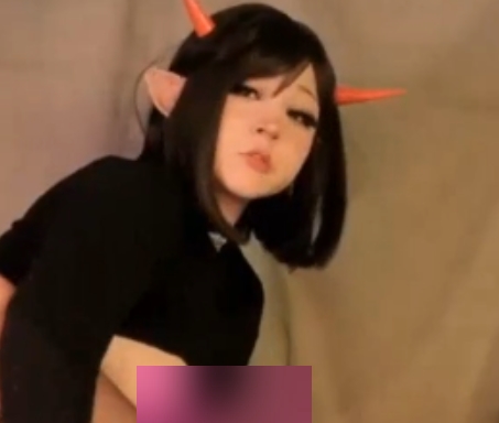 Mollyflwers视频合集：5V精彩表演，11.1G震撼内容，百度盘独家分享