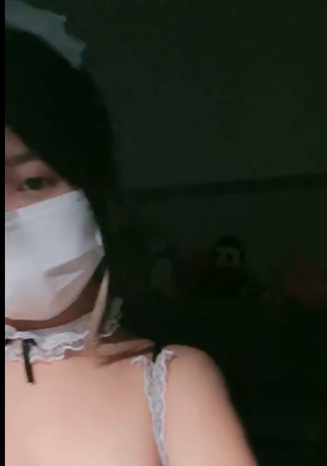 校园舞蹈明星优优UU：收藏258个百度ED2K视频，大小适中，舞姿优美